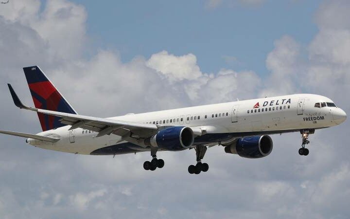 Delta’s Premium Economy Launches on NYC-LA Flights in Competitive Market