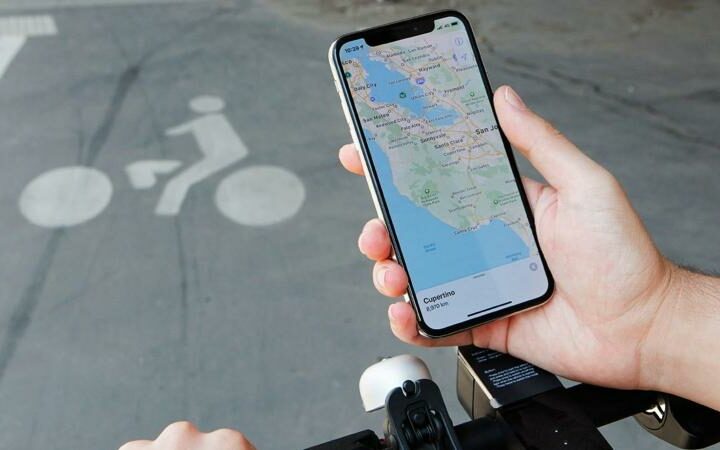 Apple Maps Goes Online to Compete with Google Maps