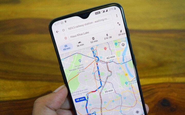 A new set of features has been launched in Google Maps in India, as well as reports about Android Auto incidents
