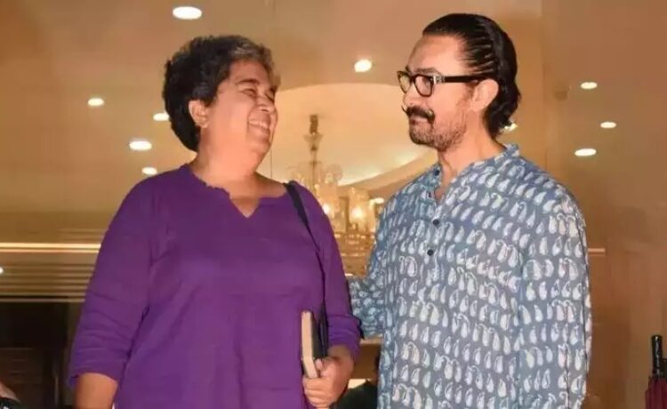 Reena Dutta’s father has passed away and Aamir Khan visits her and offers her condolences