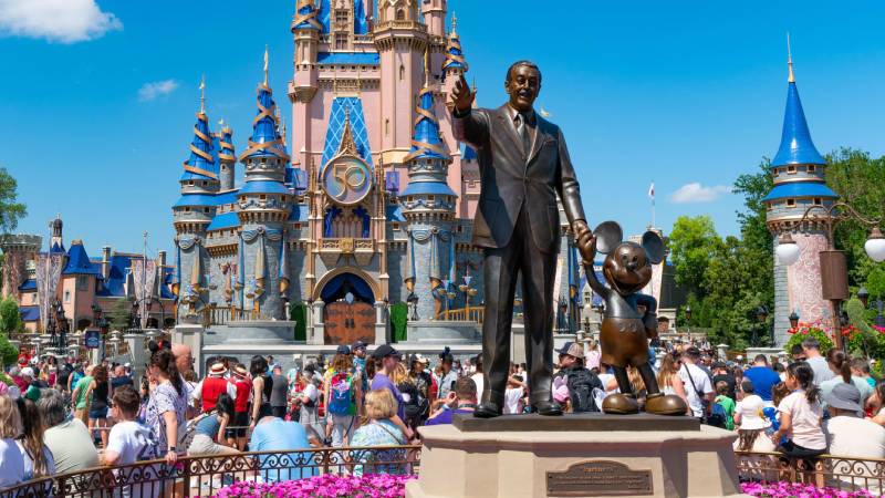 Disneyland Unveils Exclusive Holiday Ticket Offer for Disney+ Subscribers